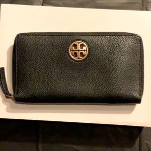 Tory Burch wallet/clutch